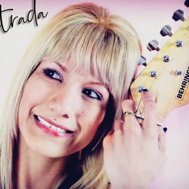 Luciana Estrada y su banda