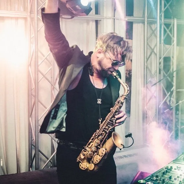 Max the Sax