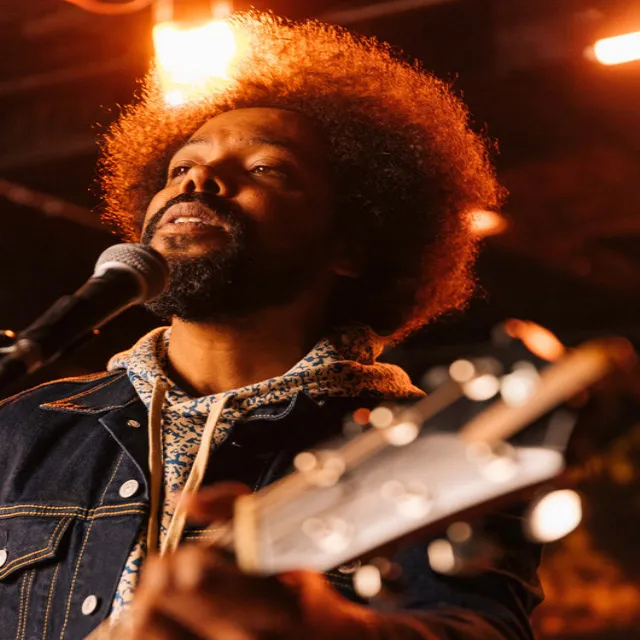 Alex Cuba