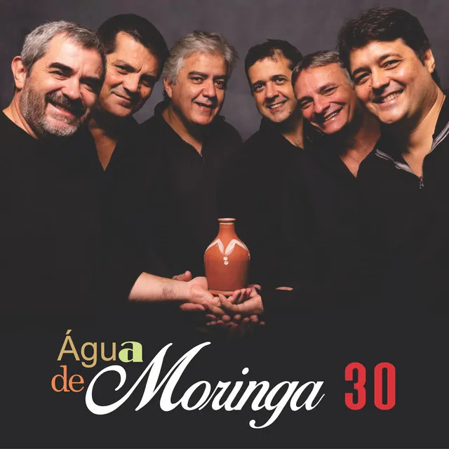 Água de Moringa