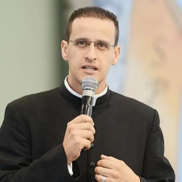 Padre Anderson Marçal