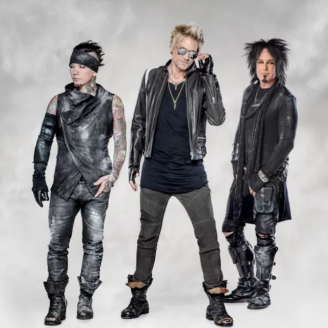 Sixx:A.M.