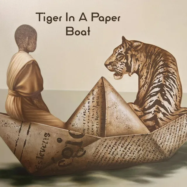 Tigre En Un Bote de Papel