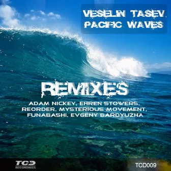 Pacific Waves by Veselin Tasev