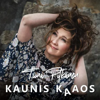 Kaunis kaaos by Tiina Pitkänen