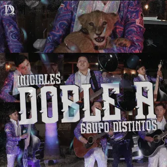 Iniciales Doble A by Grupo Distintos