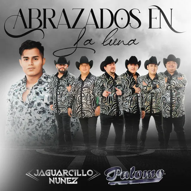 Abrazados en la Luna