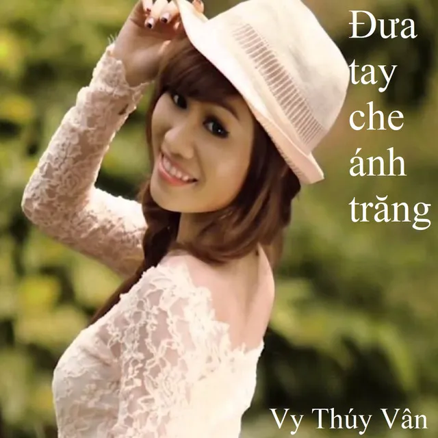 Đưa tay che ánh trăng