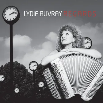 Regards by Lydie Auvray