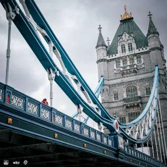 Cielo di Londra by Rondine