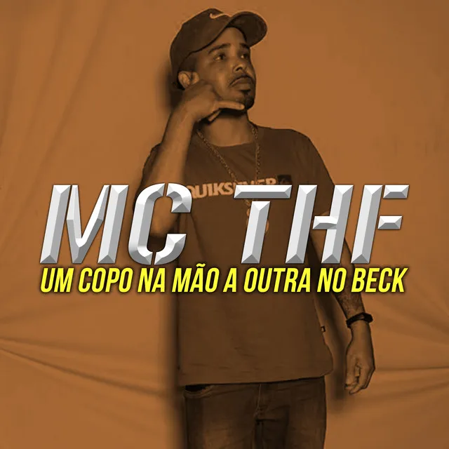 Um Copo na Mão e a Outra no Beck