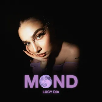 Mond by Lucy Dia