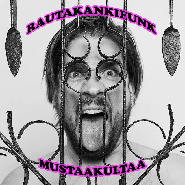 MUSTAAKULTAA