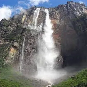 Gentle and Soothing Waterfalls by Water Ambience