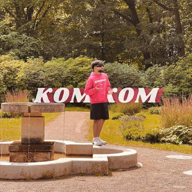 KoM KoM