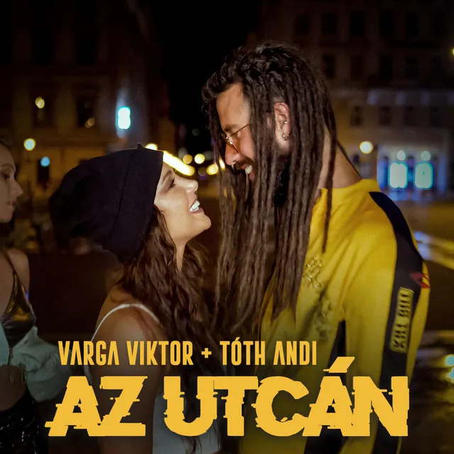 Az Utcán