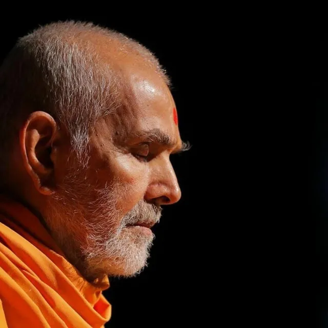 Aapna Param Sangath Mahant Swami Maharaj