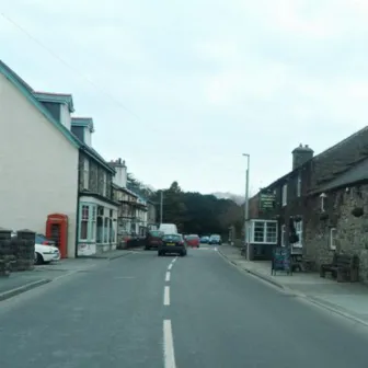 Sna Neb Yn Gwbod Lle Mae Cemaes by Rhydian Meilir