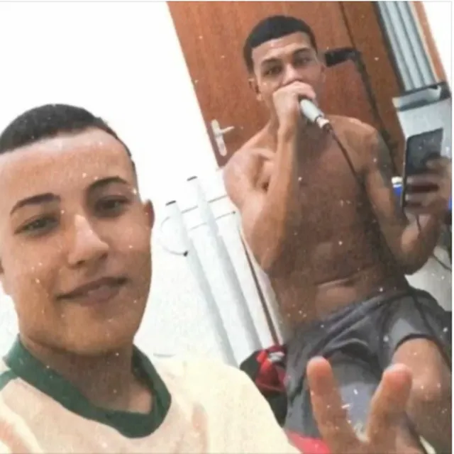 ELA QUER QUEM PORTA GLOCK Vs VAI MOSTRAR O PEITIN P/ MIN