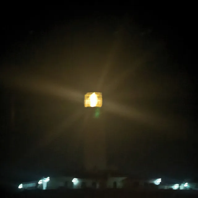 E um Farol a Brilhar