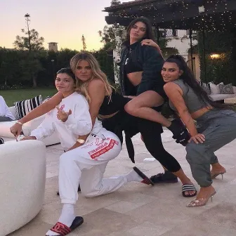 Kardashian by fuckunresocial.fr