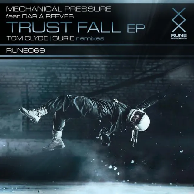 Trust Fall (feat. Daria Reeves) - Tom Clyde Remix