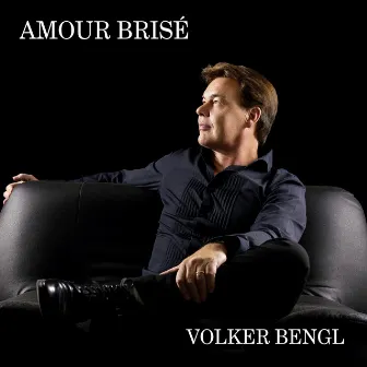 Amour brisé by Volker Bengl