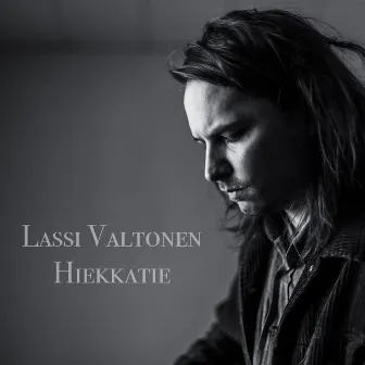 Hiekkatie by Lassi Valtonen