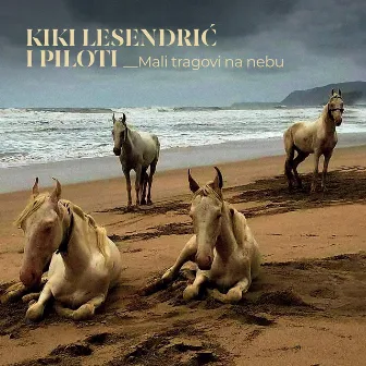 Mali Tragovi Na Nebu by Kiki Lesendric