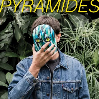 Pyramides by François Club