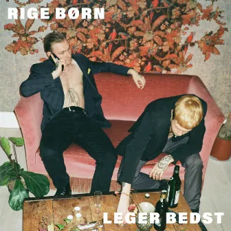 RIGE BØRN LEGER BEDST by FABRÄK