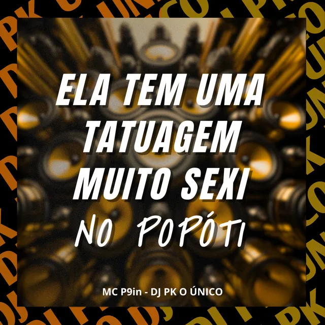 Ela Tem uma Tatuagem Muito Sexi no Popóti