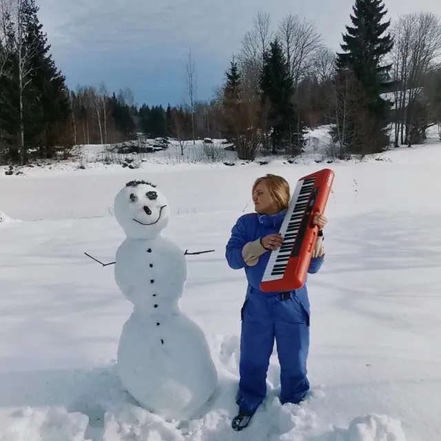 Baltu sniega ceļu eju