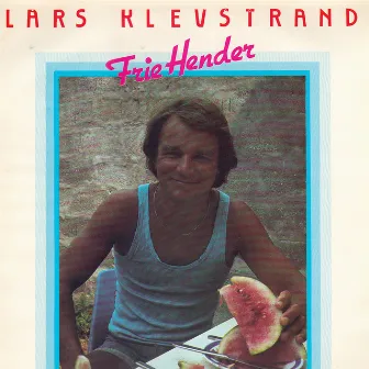 Frie hender by Lars Klevstrand