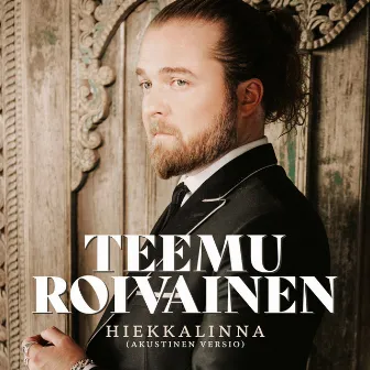 Hiekkalinna (Akustinen versio) by Teemu Roivainen