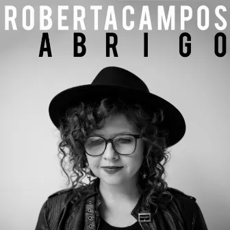 Abrigo by Roberta Campos