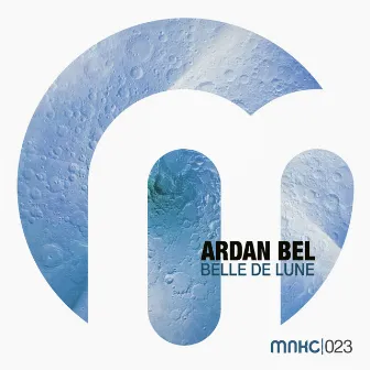 Belle de lune by Ardan Bel