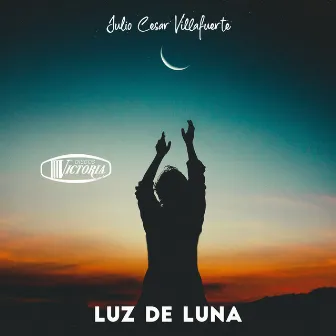 Luz de Luna by Julio Cesar Villafuerte