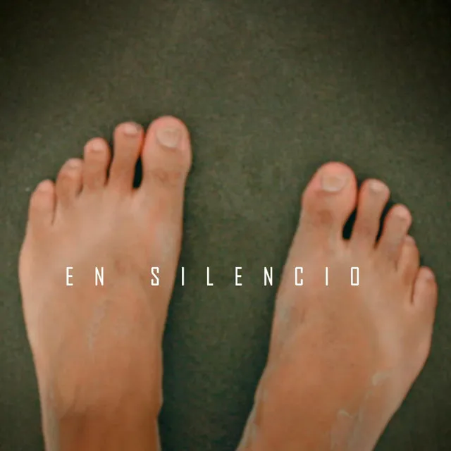 En Silencio