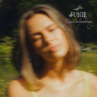 Dansa runt problemen by Junie