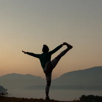 Serene Yoga Music for Evening Practice by Life Flows