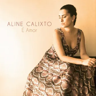 É Amor by Aline Calixto