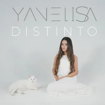 Distinto by Yanelisa