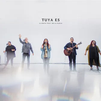 Tuya Es (En Vivo) by Aliento