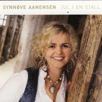 Jul I En Stall by Synnøve Aanensen