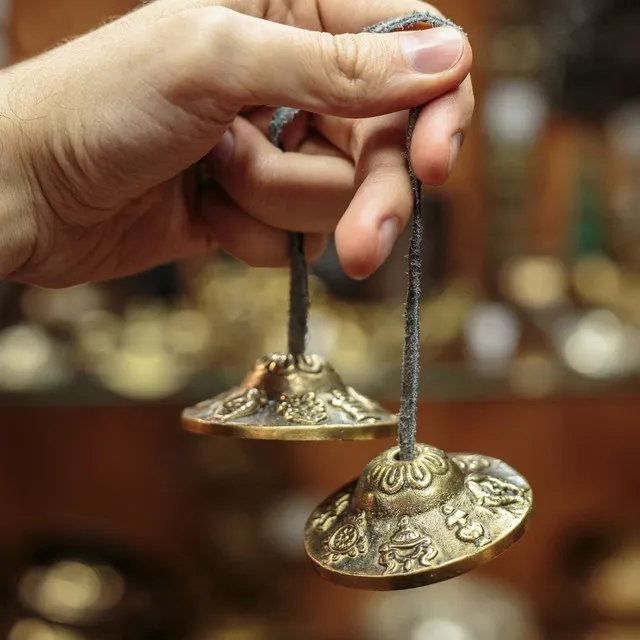 Clarity Chimes: Meditation Bell for Relaxation Moments