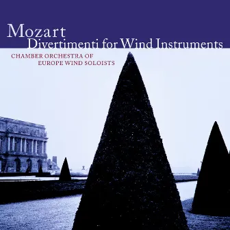 Mozart : Divertimenti for Wind Instruments by Wind Soloists of the Chamber Orchestra of Europe