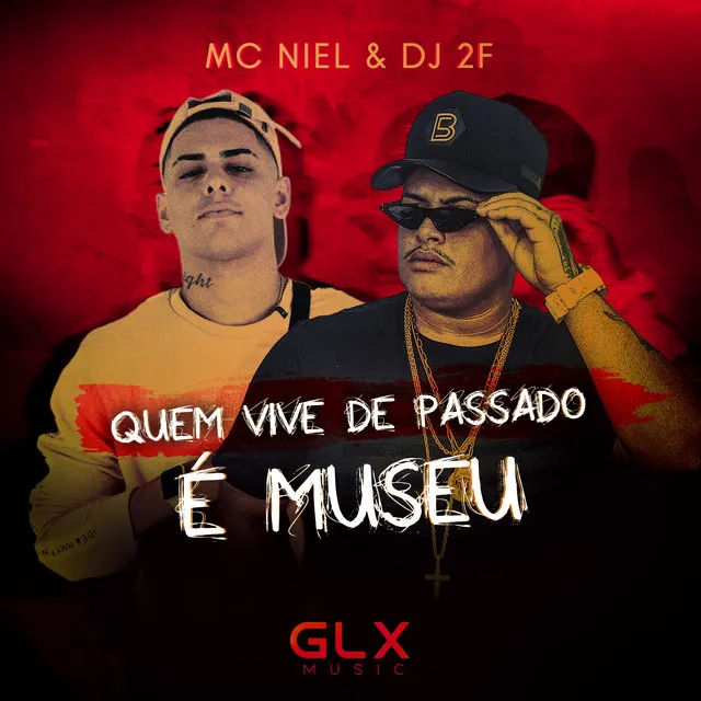 Quem Vive de Passado É Museu