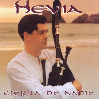 Tierra De Nadie by Hevia