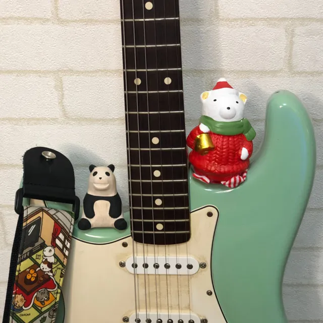 Bear's guitar